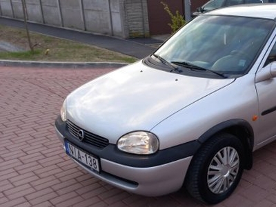 Opel Corsa B 1.0i 12V Champion Figyelem Futárok...