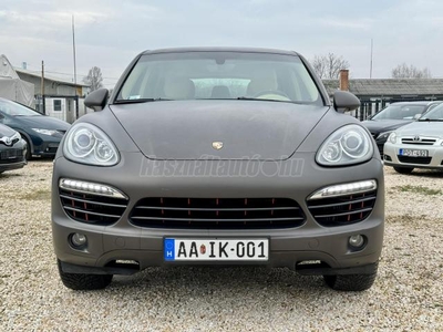 PORSCHE CAYENNE Dízel (Automata) Friss nagyszerviz Vonóhorog Azonnal elvihető