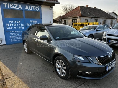 SKODA OCTAVIA 1.6 CR TDI Style DSG panorámatető. vonóhorog. navi. tolatókamera