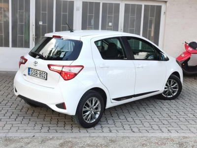 TOYOTA YARIS 1.5 Dual VVT-iE Comfort NAVI/KAMERA/DIGITKLIMA/ALUFELNI/TEMPOMAT