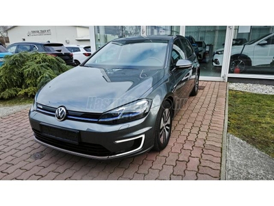 VOLKSWAGEN GOLF VII e-Golf KEY LESS. PDC-KAMERA. LED. VIRTUAL COCKPIT. TÉLI CSOMAG. NAVI!