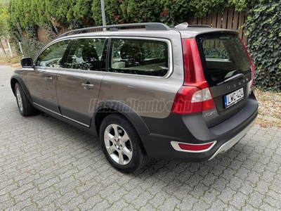 VOLVO XC70 2.4 D [D3] AWD Momentum Geartronic