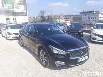 Infiniti Q70 3.5 V6 Hybrid Premium Tech (Automa...