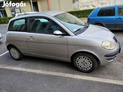 Lancia Ypsilon 1.2 személyautó