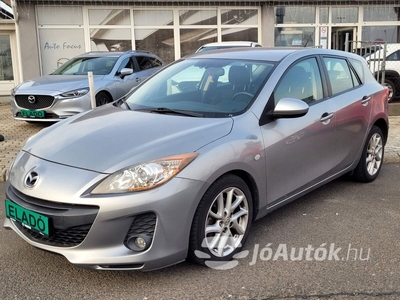 MAZDA Mazda 3