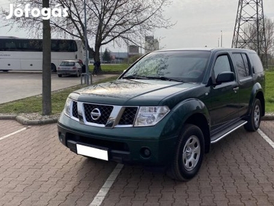 Nissan Pathfinder 2.5 D XE