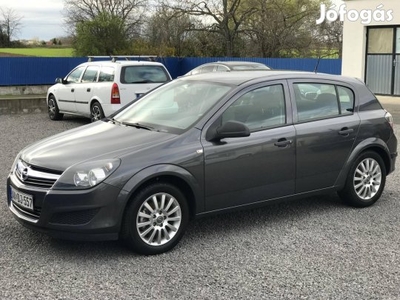 Opel Astra H 1.6 Essentia +Gyárifestetlenhibátl...