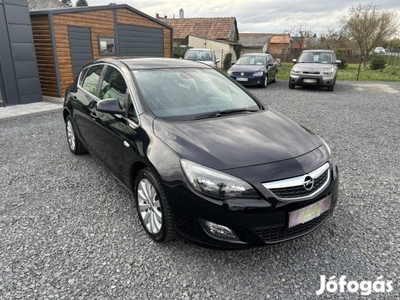 Opel Astra J 1.4 Essentia Végig Vezetett Opel S...