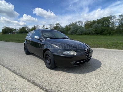 ALFA ROMEO 147 1.6 T. Spark Distinctive