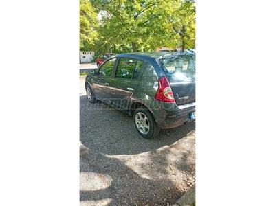 DACIA SANDERO 1.4 Laureate