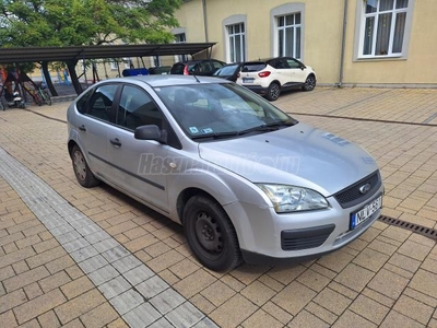 FORD FOCUS 1.4 Trend