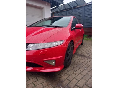 HONDA CIVIC 1.8 Type-S D.KLÍMA - XENON - ÜLÉSFŰTÉS - PDC - TEMPOMAT