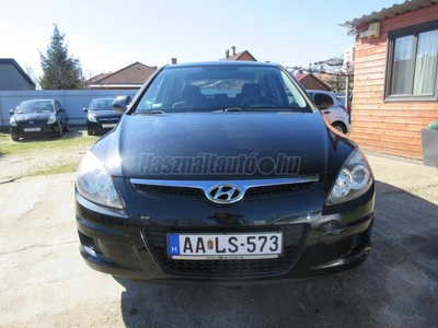 HYUNDAI I30 1.4 DOHC Classic Alufelni+ 8 Légzsák