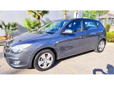 HYUNDAI I30 1.4 DOHC Comfort Navigációval!