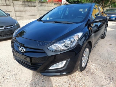 HYUNDAI I30 1.4i Comfort /Hibátlan állapot/Szervizkönyv/Friss átvizsgálás és olajcsere/