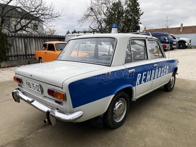 LADA 2101 BUJTOR FILMEK IKONIKUS ÜLDÖZŐ AUTÓJA VOLT. ÉS MÁS FILMEKÉ IS