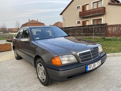 MERCEDES-BENZ C 180 Classic Friss műszaki vizsgával!