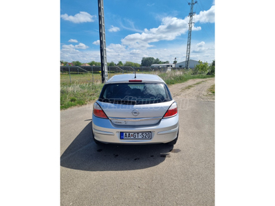 OPEL ASTRA H 1.4 Cosmo