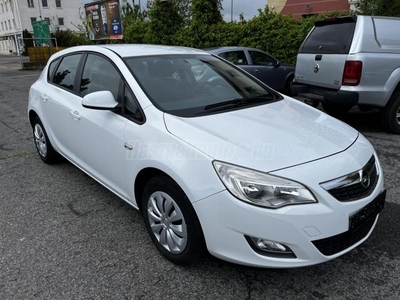 OPEL ASTRA J 1.4 Essentia