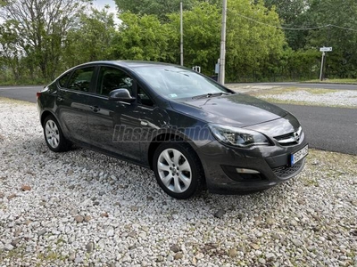 OPEL ASTRA J 1.4 T Business 61000km. Benzines