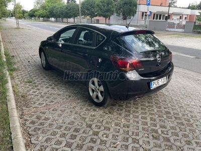 OPEL ASTRA J 1.4 T Cosmo