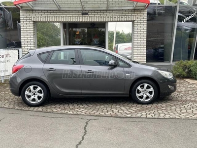 OPEL ASTRA J 1.6 Enjoy