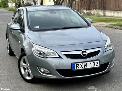 OPEL ASTRA J 1.6 Enjoy