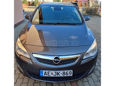 OPEL ASTRA J 1.6 Enjoy Nagyon szép állapot!