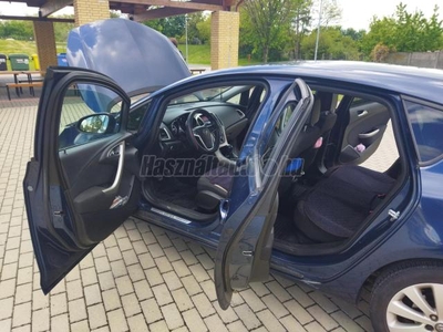 OPEL ASTRA J 1.6 Essentia P-J