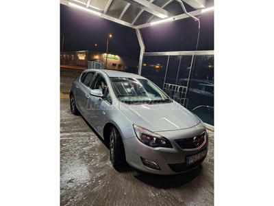 OPEL ASTRA J 1.7 CDTI Cosmo