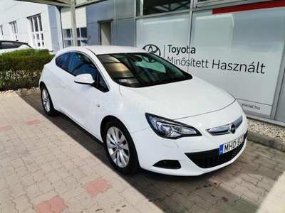 OPEL ASTRA J GTC 1.4 T Start-Stop Sport Mo-i. vezetett szervizkönyv