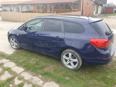 OPEL ASTRA J Sports Tourer 1.7 CDTI Cosmo