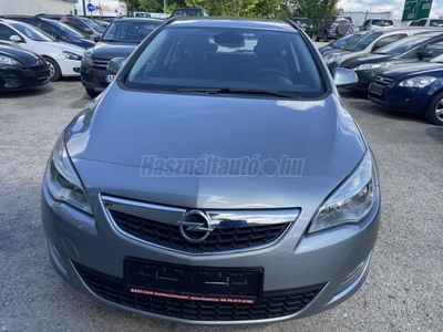 OPEL ASTRA Sports Tourer 1.6 Enjoy