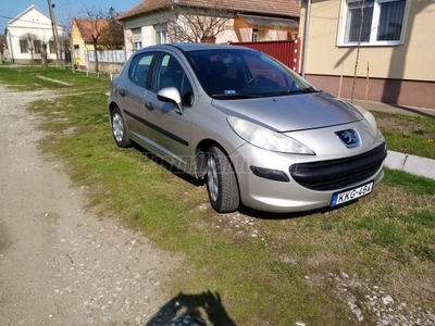 PEUGEOT 207 1.4 16V Premium