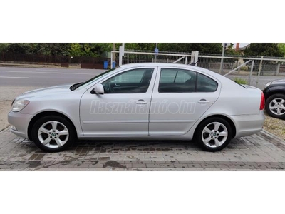 SKODA OCTAVIA 1.2 TSI Elegance + 4db téligumi szett