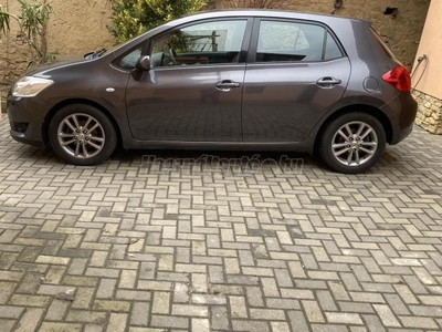 TOYOTA AURIS 1.6 2009