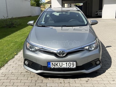 TOYOTA AURIS Touring Sports 1.6 D-4D Active MY17 ÁFÁS. Magyarországi. Szervízkönyv