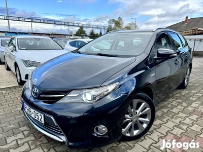 Toyota Auris Touring Sports 1.8 HSD Lounge (Aut...