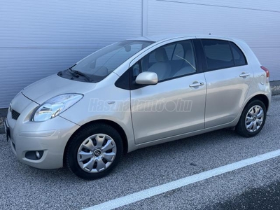 TOYOTA YARIS 1.33 Exe EXECUTIVE///BEIGE SAND EDITION///BUTTER INSIDE///DIGIT KLIMA///