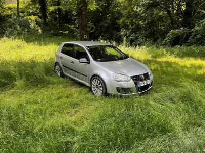 VOLKSWAGEN GOLF V 1.9 PD TDI Trendline 4Motion