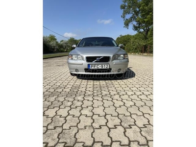 VOLVO S60 2.4 D Summum Sport