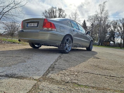 VOLVO S60 2.4 D5 Momentum