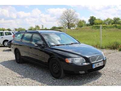 VOLVO V70 2.4 D [D5] Summum