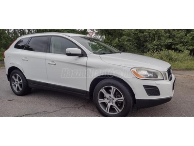 VOLVO XC60 2.4 D [D3] Summum