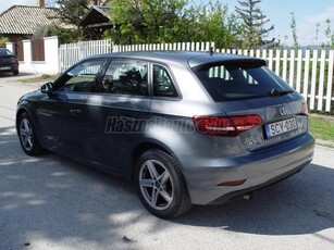 AUDI A3 Sportback 30 TDI Basis S-tronic