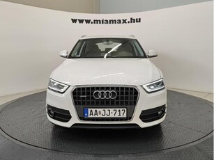 AUDI Q3 2.0 TDi DPF quattro S-tronic