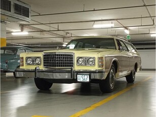 FORD LTD Country Squire