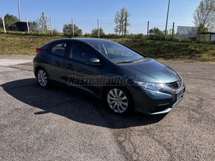 HONDA CIVIC 1.8 Lifestyle MEGKÍMÉLT ÁLLAPOT/ ÜLÉSFŰTÉS/ TOLATÓ KAMERA/ KÉT KULCS/ 1 ÉV GARANCIA