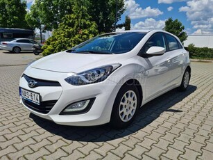 HYUNDAI I30 1.4i Business Magyar. Valós km!