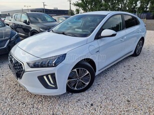 HYUNDAI IONIQ plug-in 1.6 GDi Premium DCT Szervizkönyv! Ülésfűtés! Kormányfűtés! Sávtartó! Tolatókamera! Telefontükrözés!